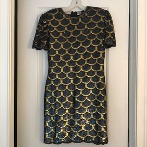 Sequin 80s dress with scallop pattern